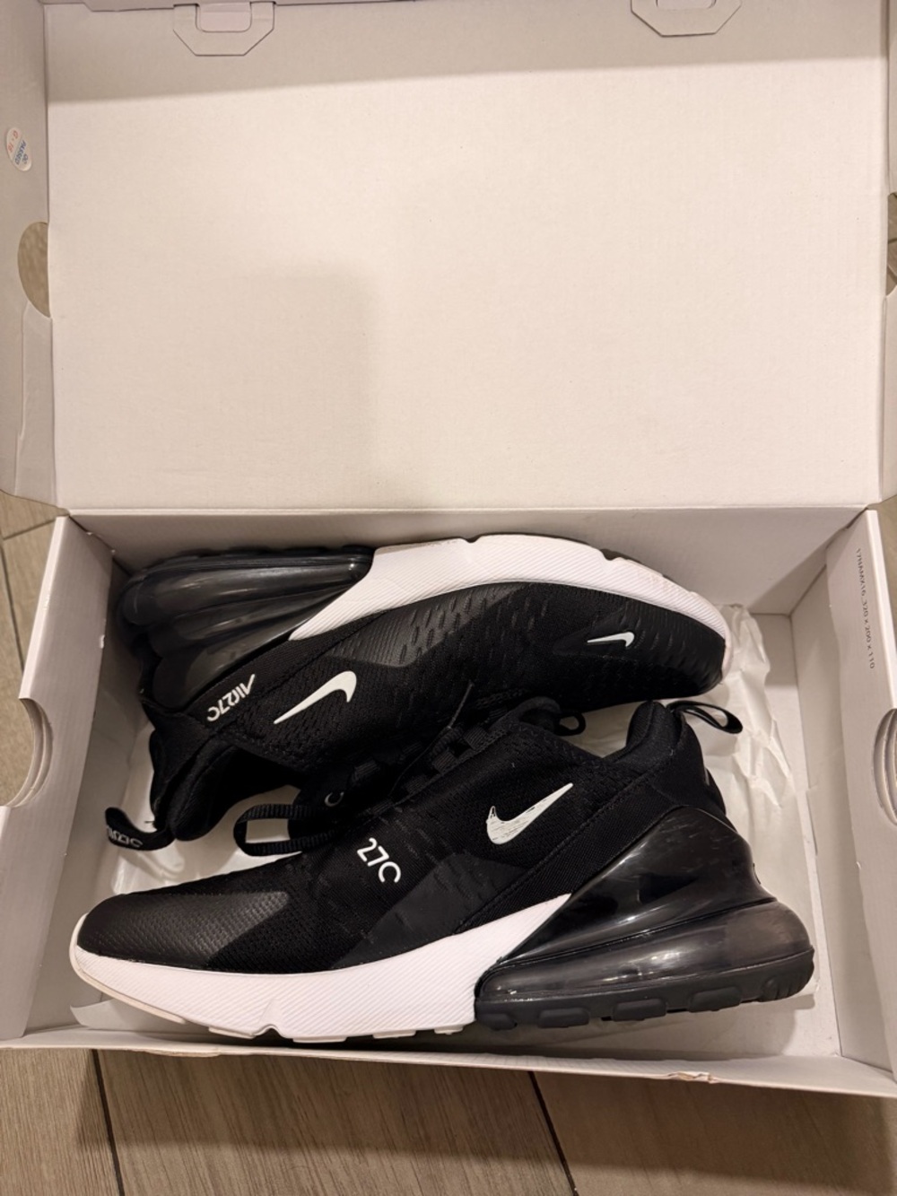 Nike Black and White Air Max 270 Sneakers Women's - Picture 10 of 10